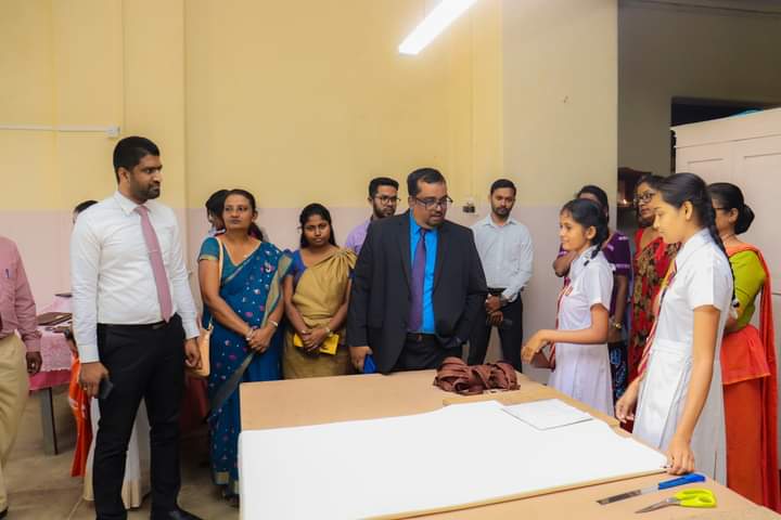 නුගවෙල මධ්‍ය විදුහලේ ව්‍යවසායකත්ව රජ දරුවන්ට ශ්‍රි ලංකා විවෘත විශ්වවිද්‍යාලයෙන් අත්වැලක්.......